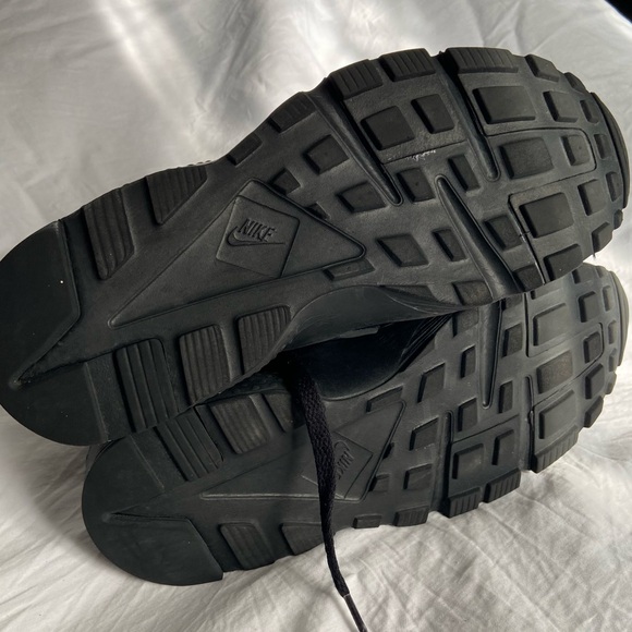 Nike Air Huarache Run Triple Black - Picture 4 of 9